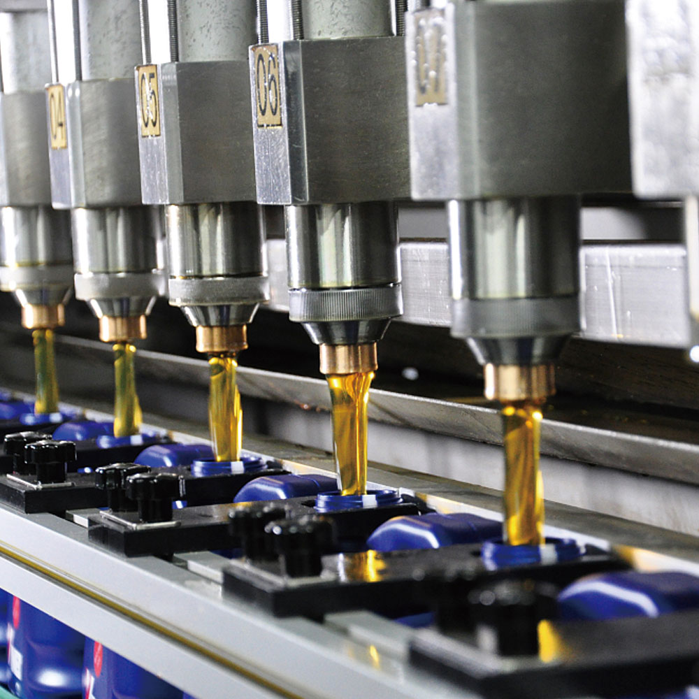 Полное руководство по промышленным смазочным материалам: выбор подходящих масел, смазок и жидкостей для вашего оборудования